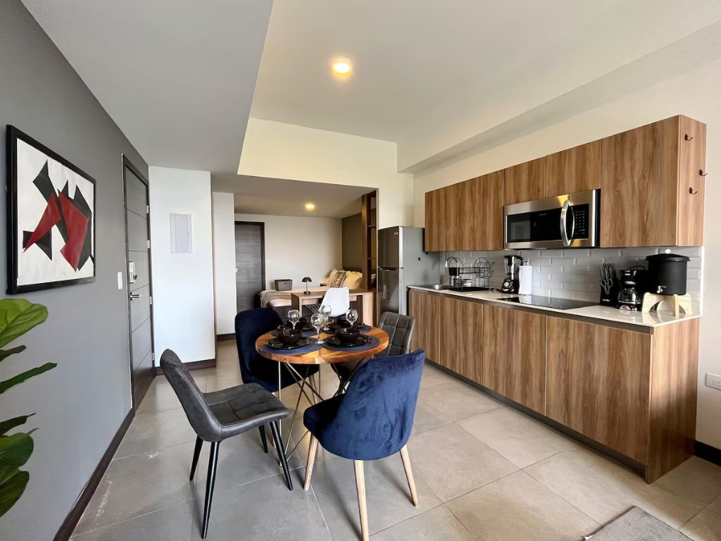 Modern accommodation in the Heart of Zone 13 - 3