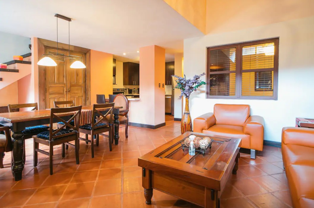 Beautiful family-owned property with shared pool - 3