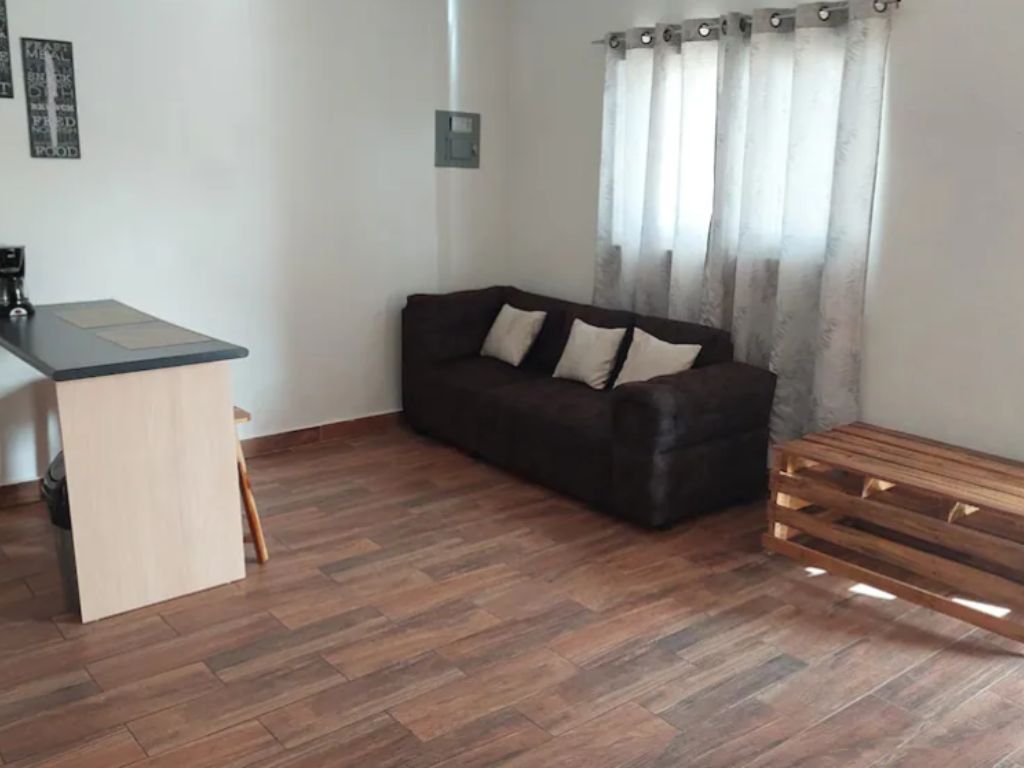 Family accommodation with parking and services nearby in Flores - 1