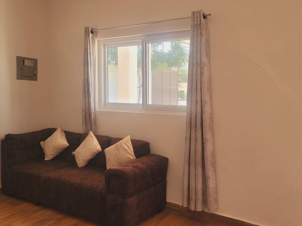 Family accommodation with parking and services nearby in Flores - 2