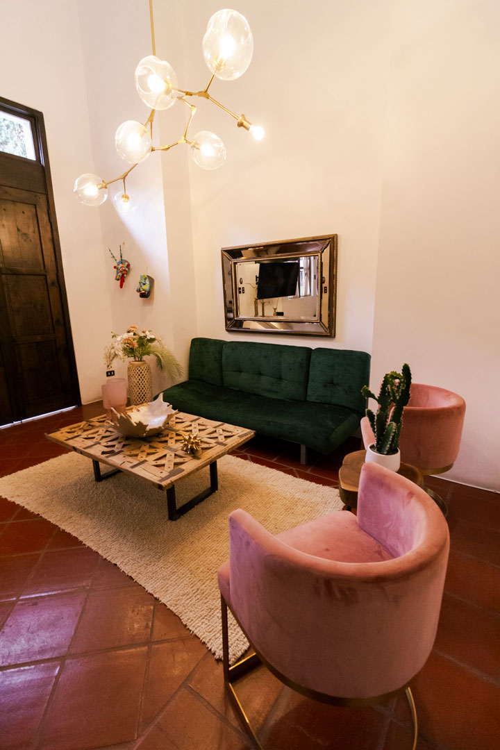 Colonial villa with shared pool - 2