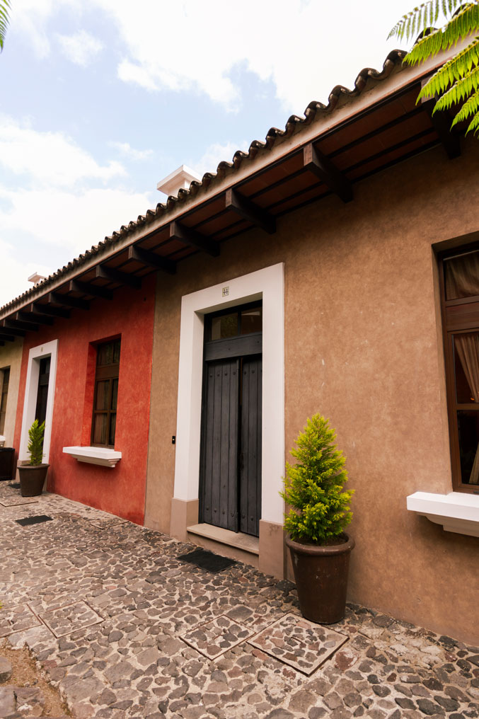 Colonial villa with shared pool - 1