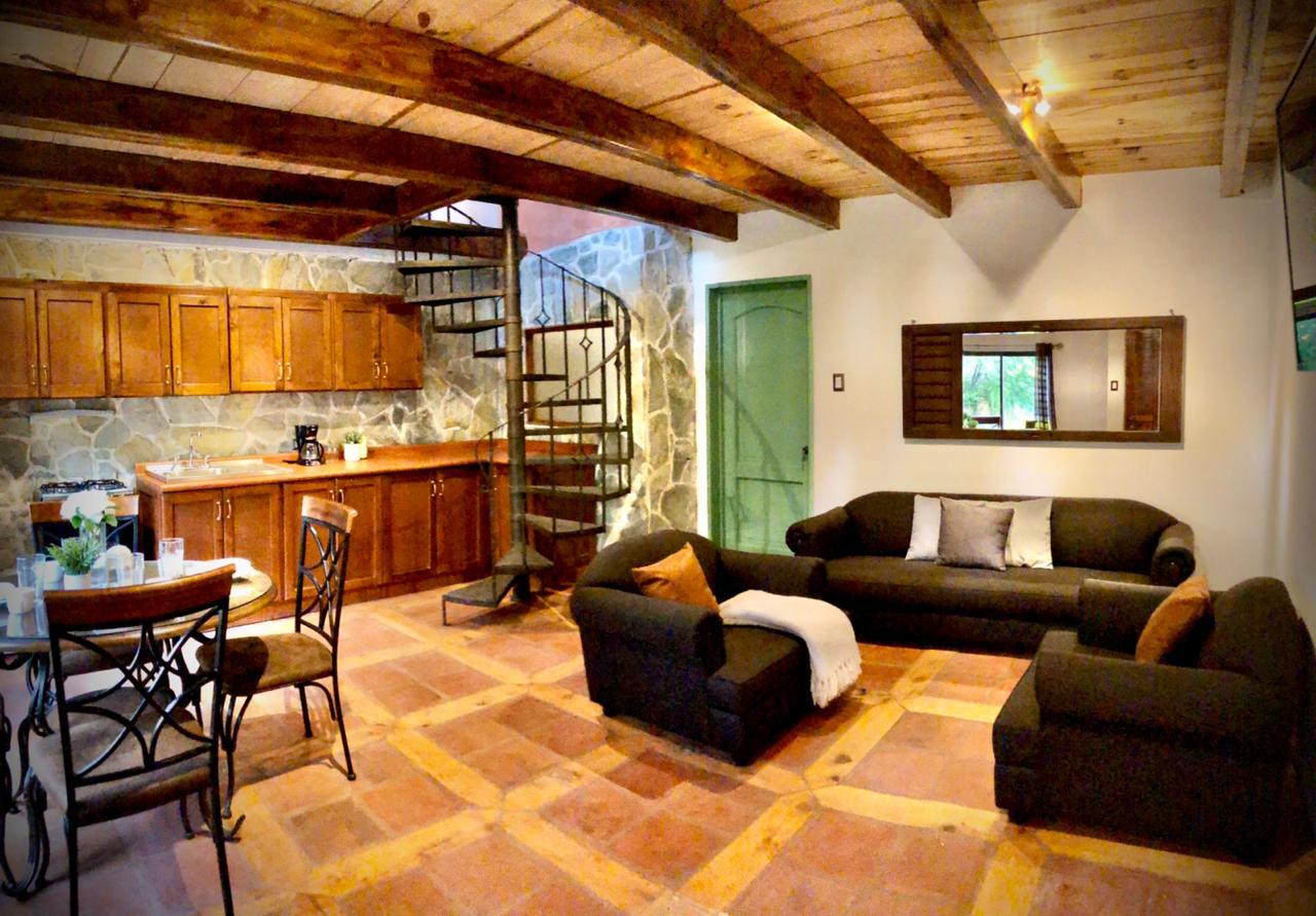 Cozy loft near Antigua with pool, jacuzzi and volcano view - 2