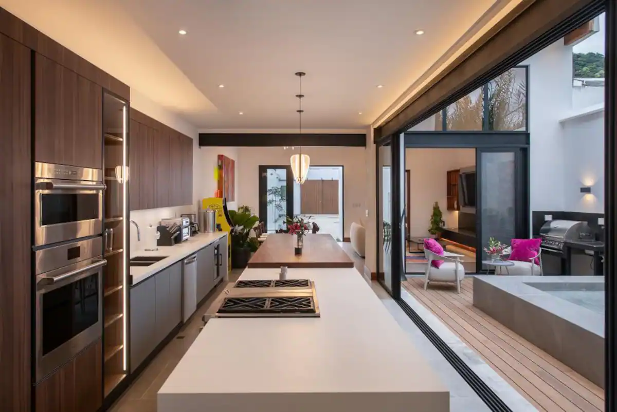 Modern colonial elegance near the Old Central Park - 4