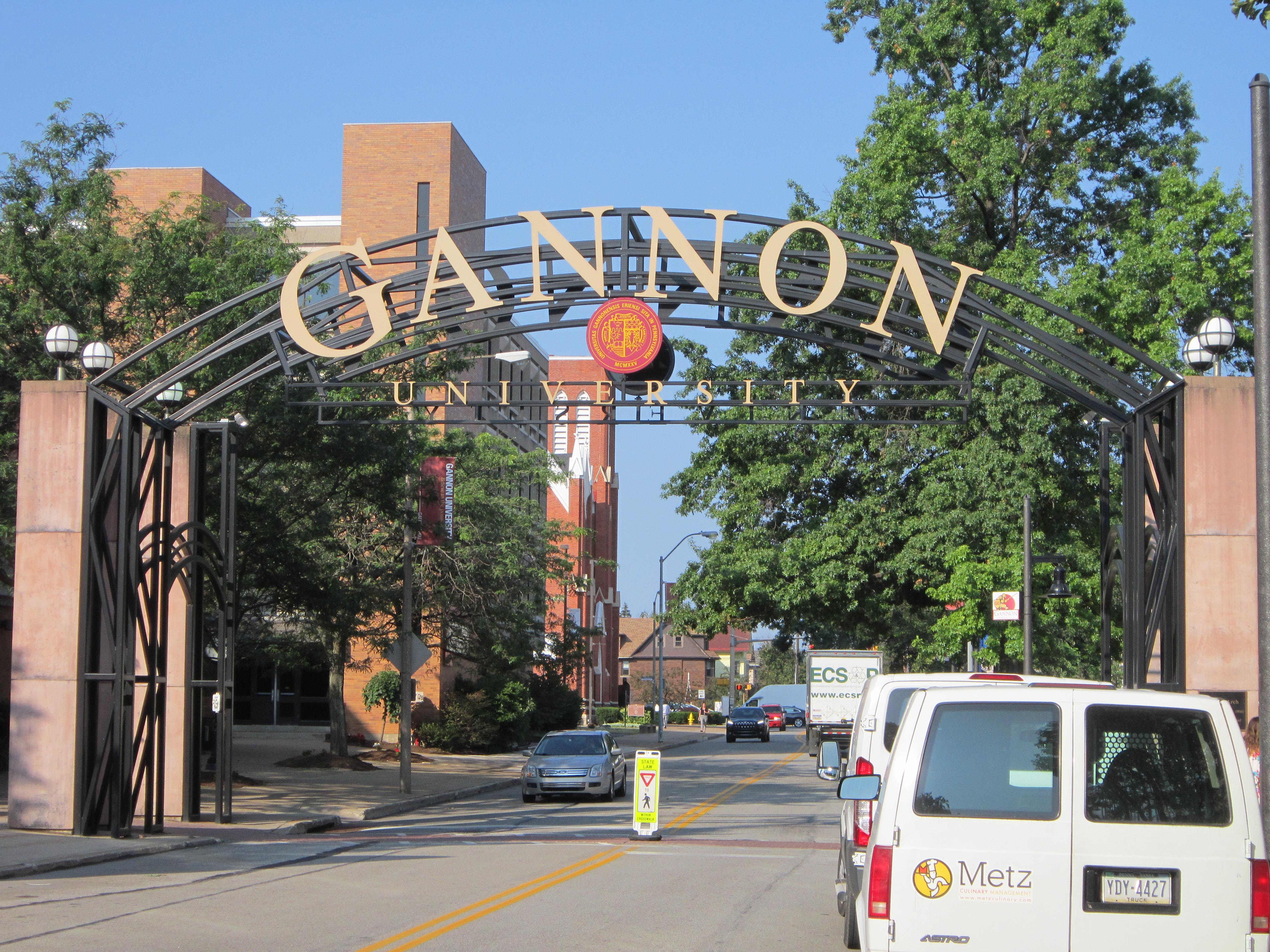 Estudia inglés en Gannon University, USA