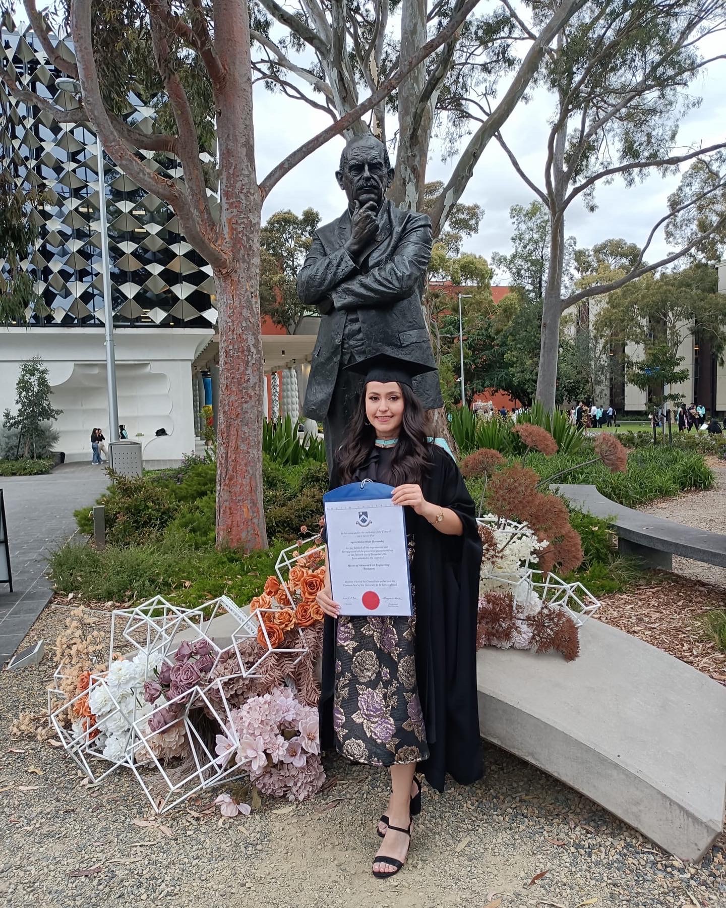El día de su graduación en Monash University