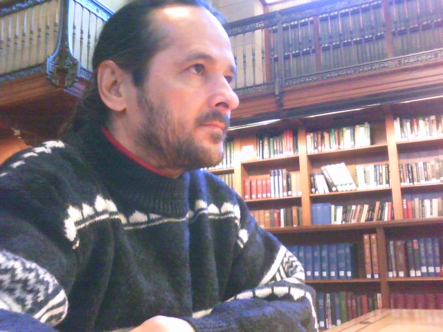 Beneficiario Oscar Osorio, escritor y profesor universitario